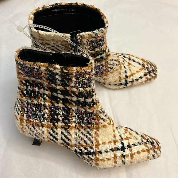 Gianni Bini Palmero Flannel Plaid Snip Toe Kitten Heel Booties - Picture 7 of 10